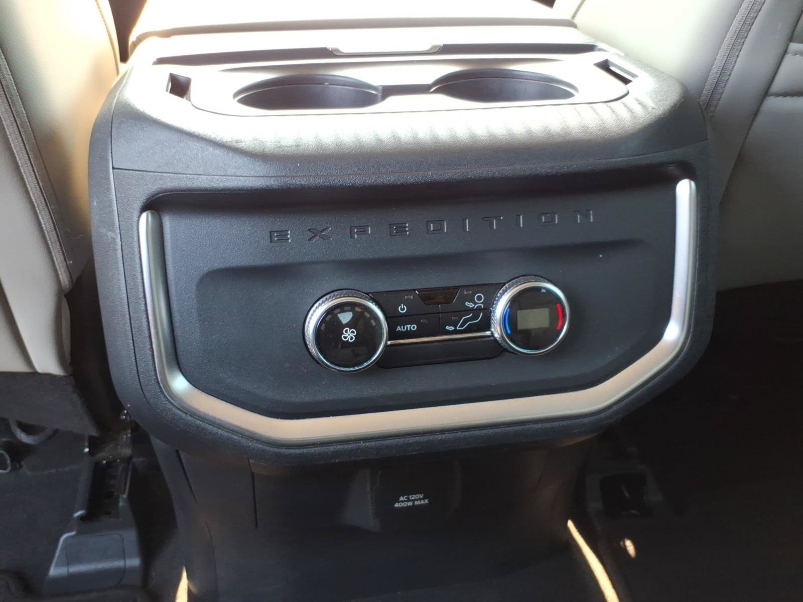 Certified 2025 Ford Expedition Active AWD/4WD image 11