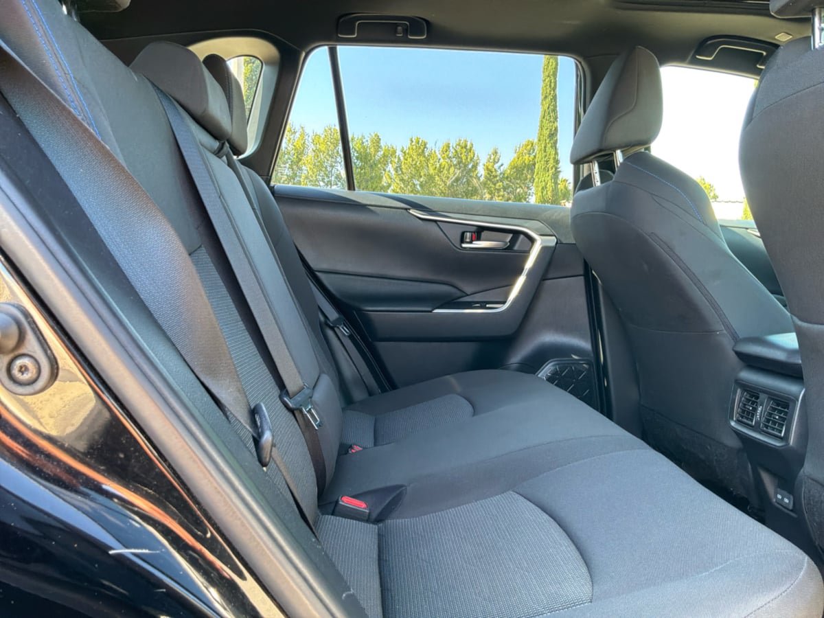 Used 2024 Toyota RAV4 SE w/ Convenience Package AWD/4WD image 20