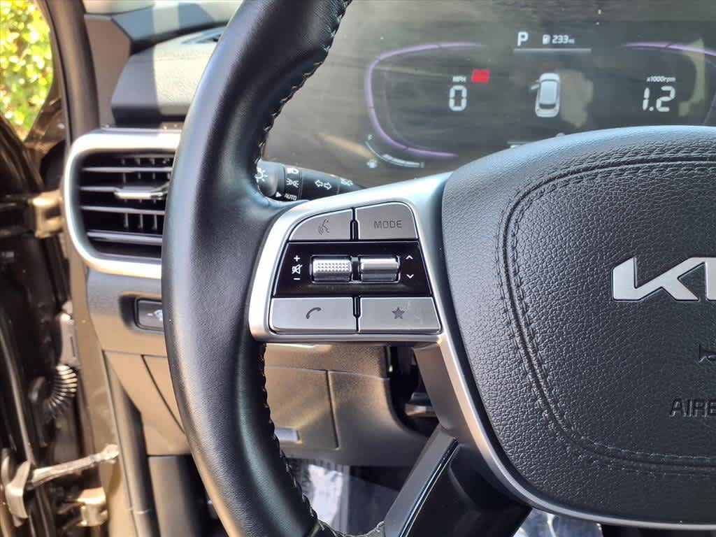 Used 2025 Kia Telluride S FWD image 8