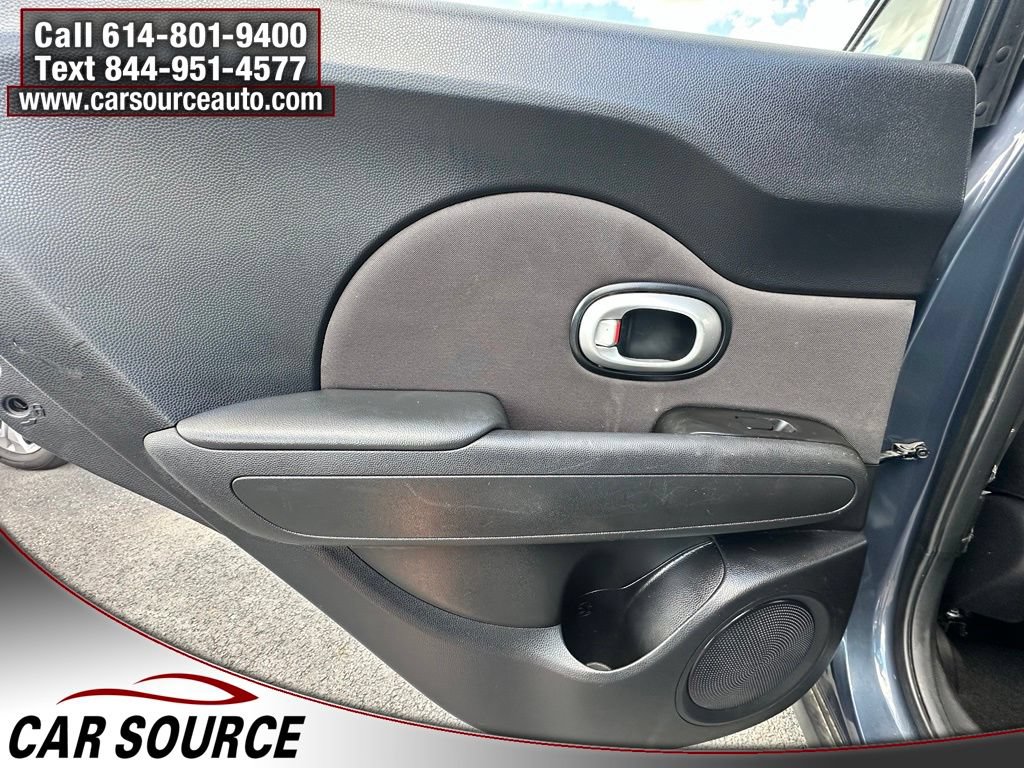 Used 2016 Kia Soul + FWD image 17
