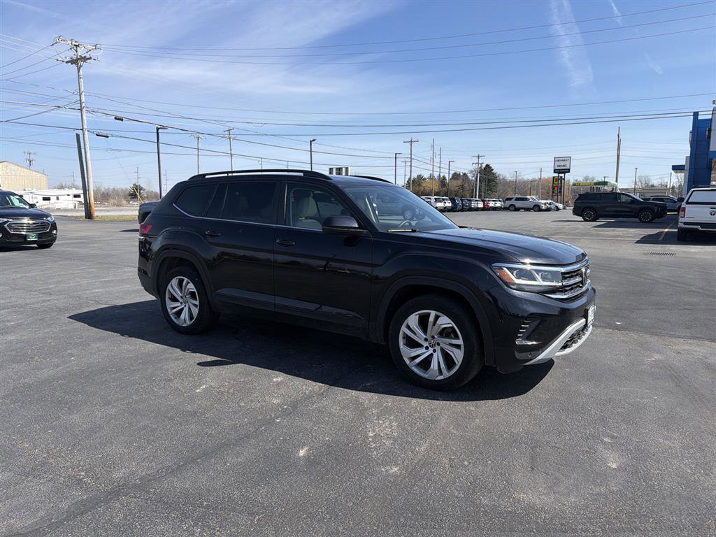 Used 2023 Volkswagen Atlas SE w/ Panoramic Sunroof Package image 2