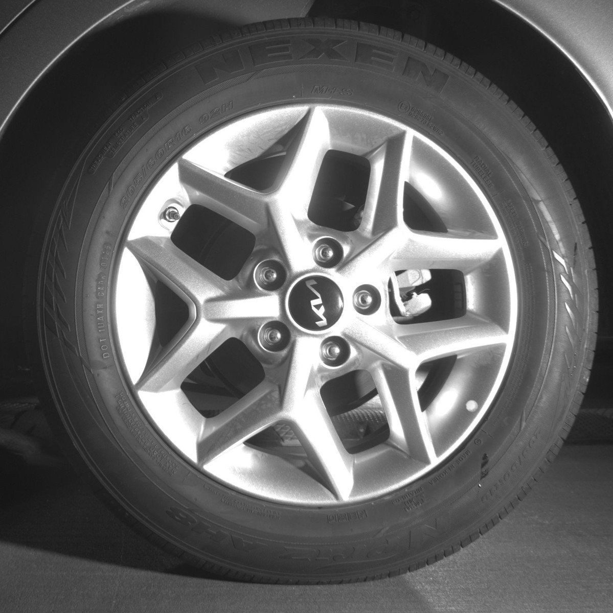 Used 2025 Kia Soul LX w/ LX Technology Package FWD image 14