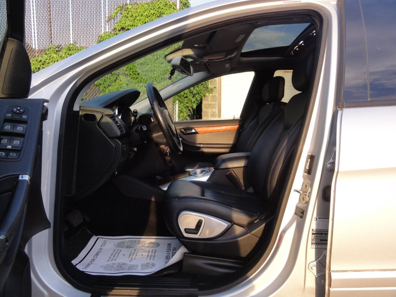 Used 2006 Mercedes-Benz R 350 4MATIC image 29