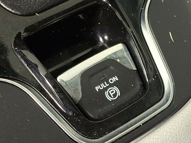 Used 2020 Jeep Cherokee Limited FWD image 22