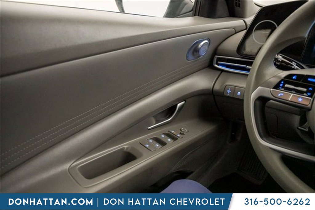 Used 2024 Hyundai Elantra SEL image 19