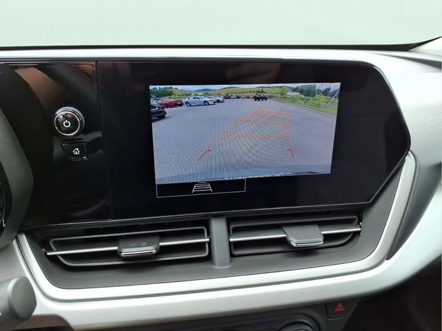 Used 2024 Chevrolet Trax LS FWD image 30