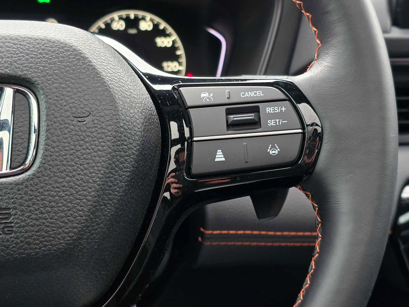 Used 2025 Honda Pilot TrailSport image 32