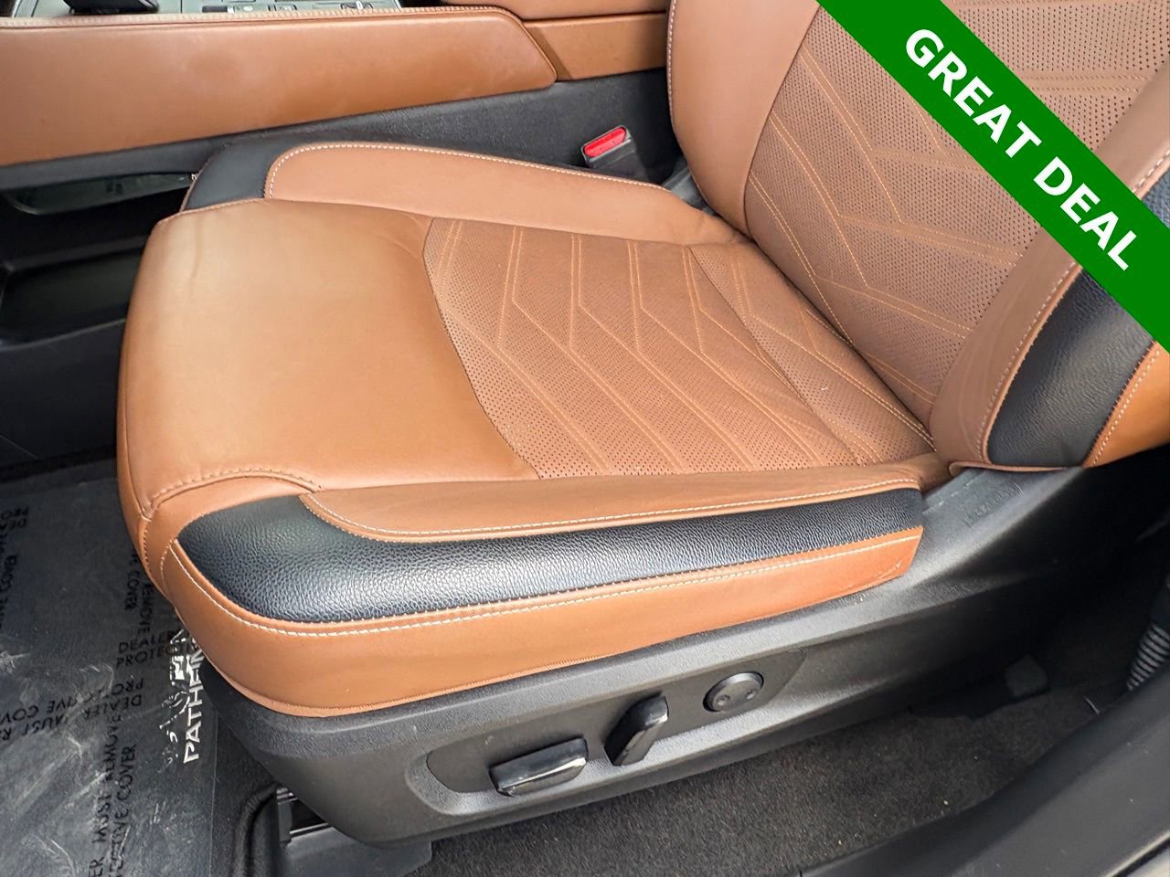 Used 2024 Nissan Pathfinder Platinum w/ Cargo Package image 32