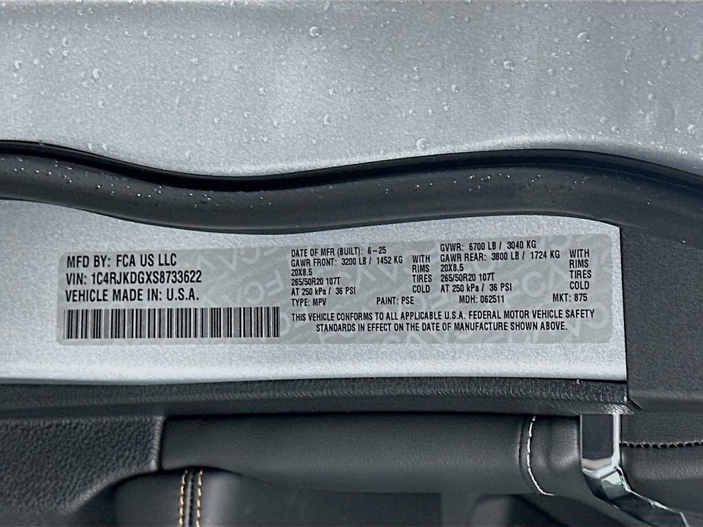 New 2025 Jeep Grand Cherokee L Overland w/ Luxury Tech Group IV image 19