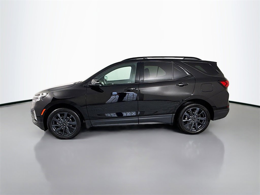 Used 2022 Chevrolet Equinox RS w/ RS Leather Package image 2