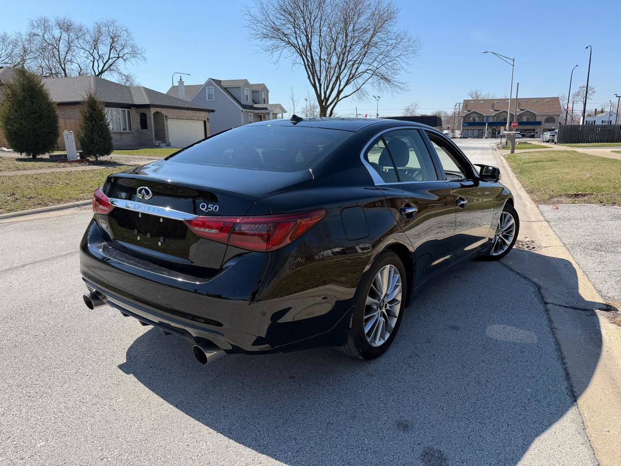 Used 2019 INFINITI Q50 Luxe w/ Essential Package (3.0T Luxe) image 4