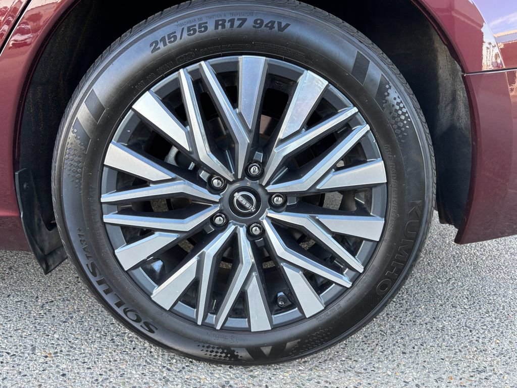 Used 2025 Nissan Altima 2.5 SV FWD image 29