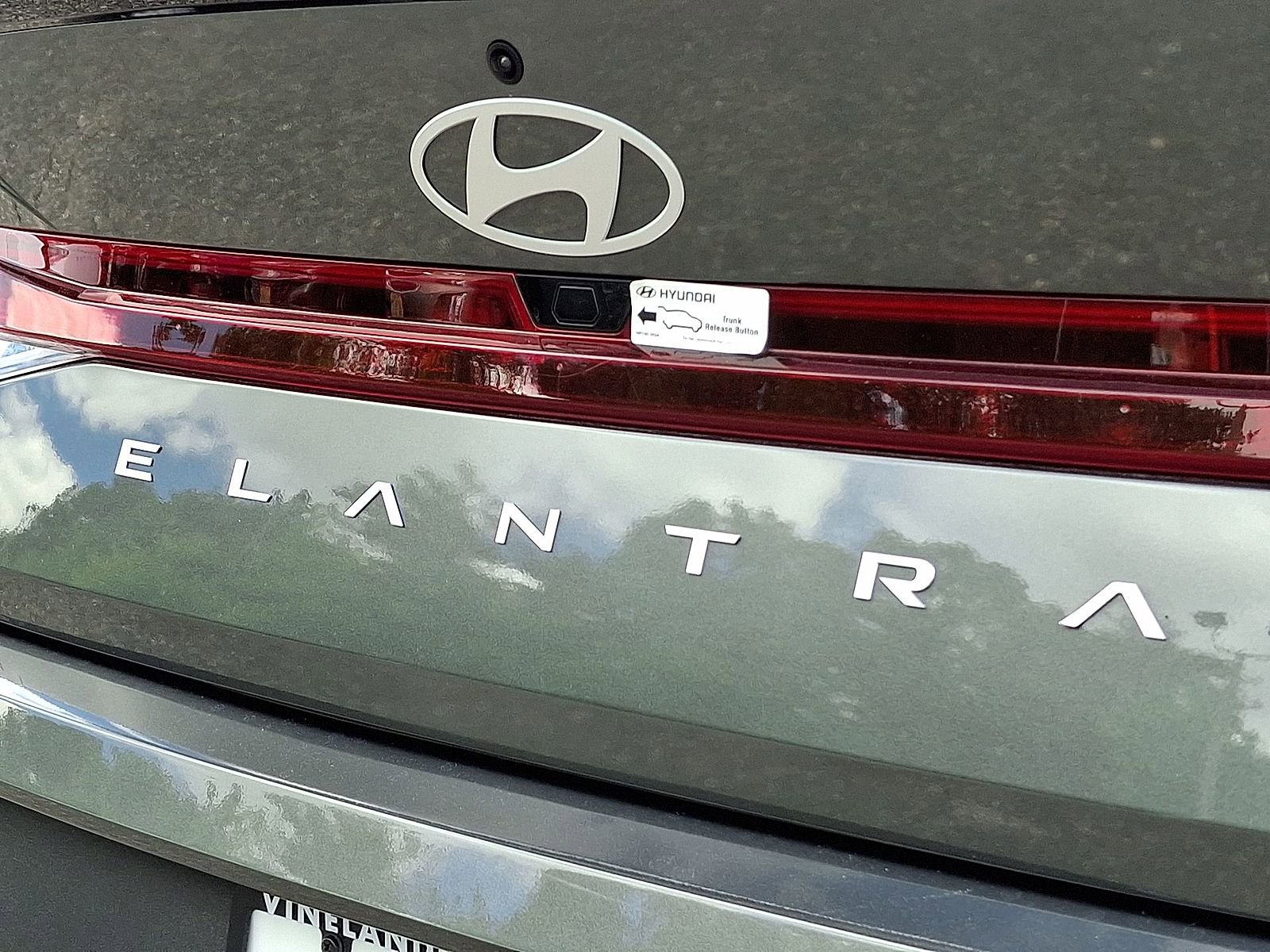 Used 2025 Hyundai Elantra Sport FWD image 29