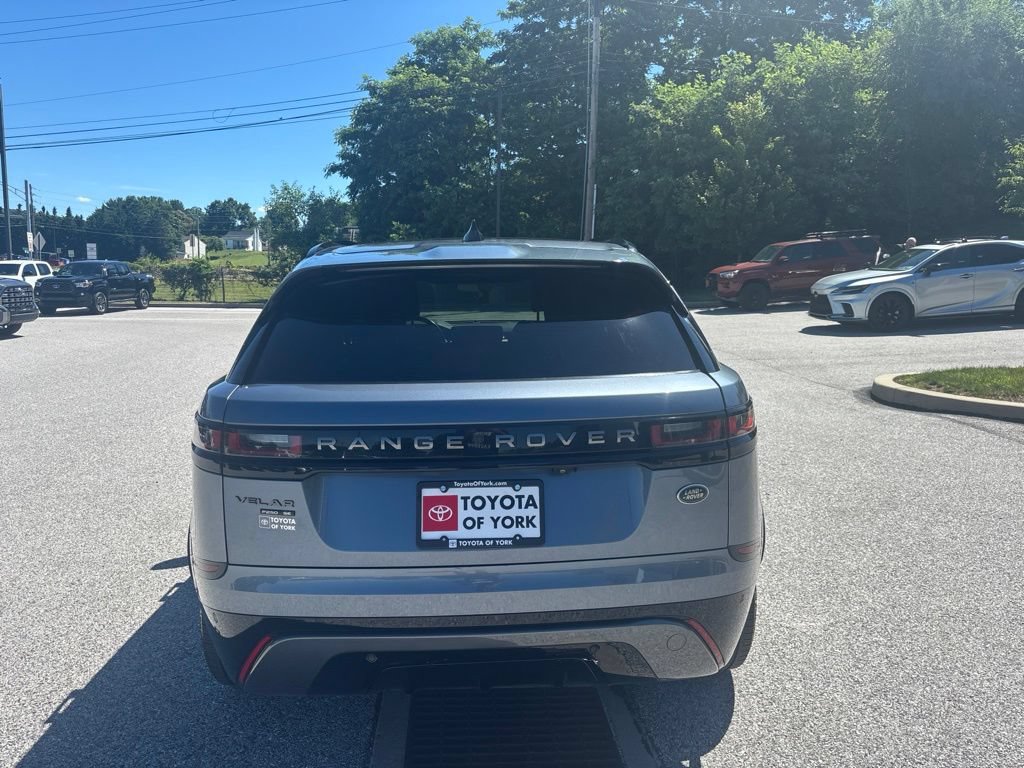 Used 2018 Land Rover Range Rover Velar R-Dynamic SE AWD/4WD image 4