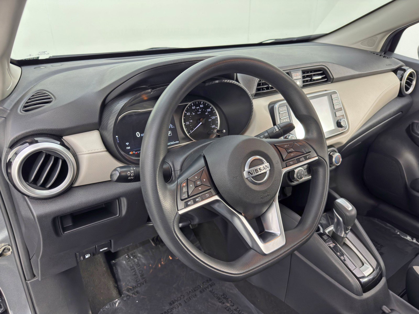 Used 2021 Nissan Versa SV image 12