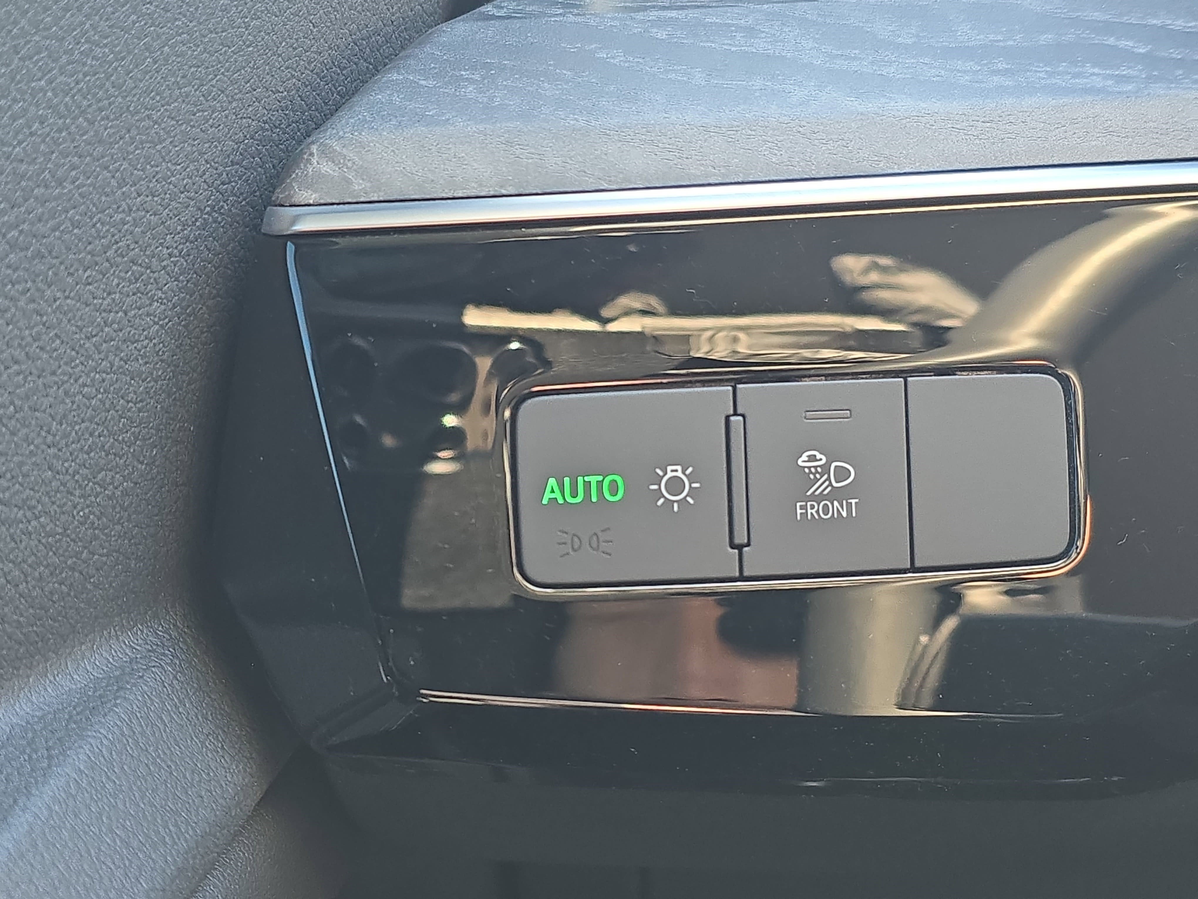 Certified 2022 Audi e-tron Premium image 24