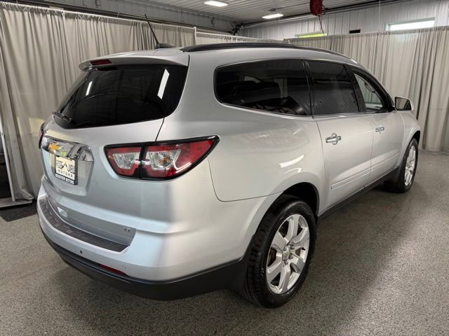Used 2017 Chevrolet Traverse LT w/ Style and Technology Package AWD/4WD image 4