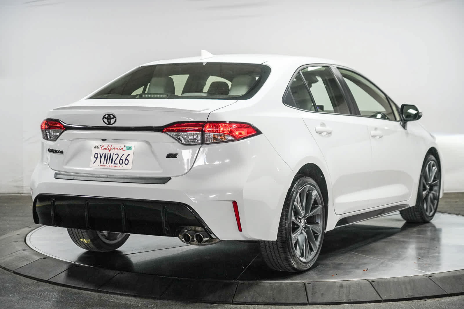 Certified 2026 Toyota Corolla SE FWD image 5
