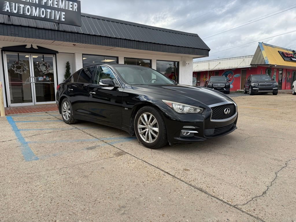 Used 2017 INFINITI Q50 3.0t Premium w/ Driver Assistance Package image 3