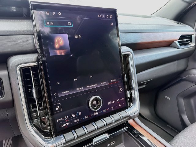 Used 2026 GMC Yukon Denali w/ Sun & Power Step Package RWD image 34
