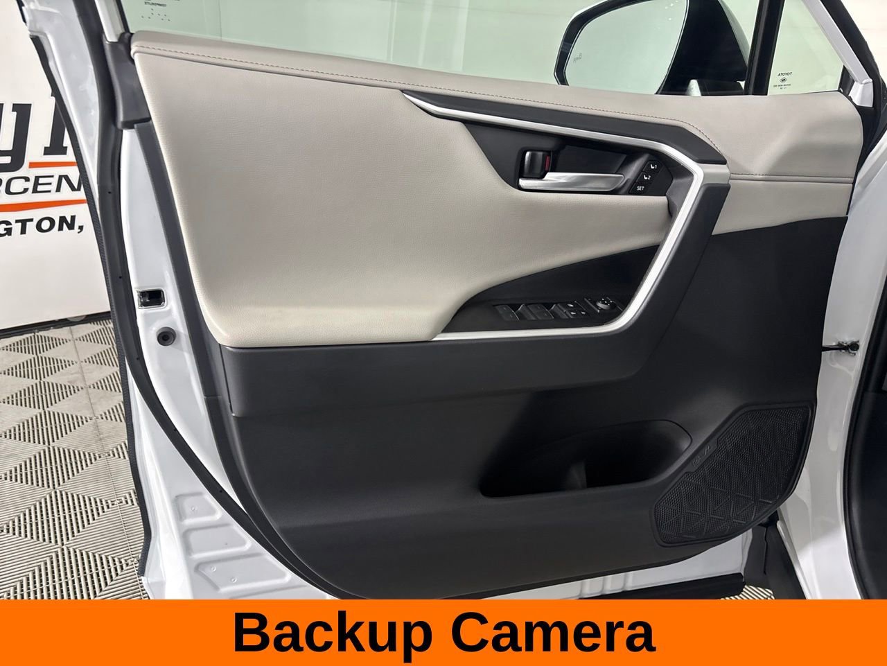 Used 2024 Toyota RAV4 Limited w/ Advanced Technology Package AWD/4WD image 9
