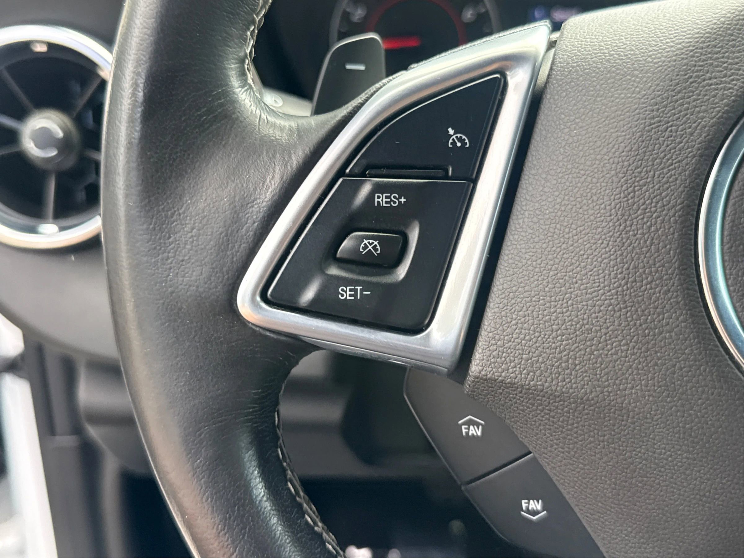 Used 2021 Chevrolet Camaro LS RWD image 33