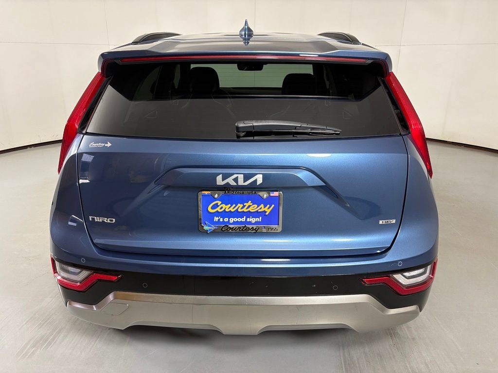 Used 2024 Kia Niro SX Touring FWD image 7
