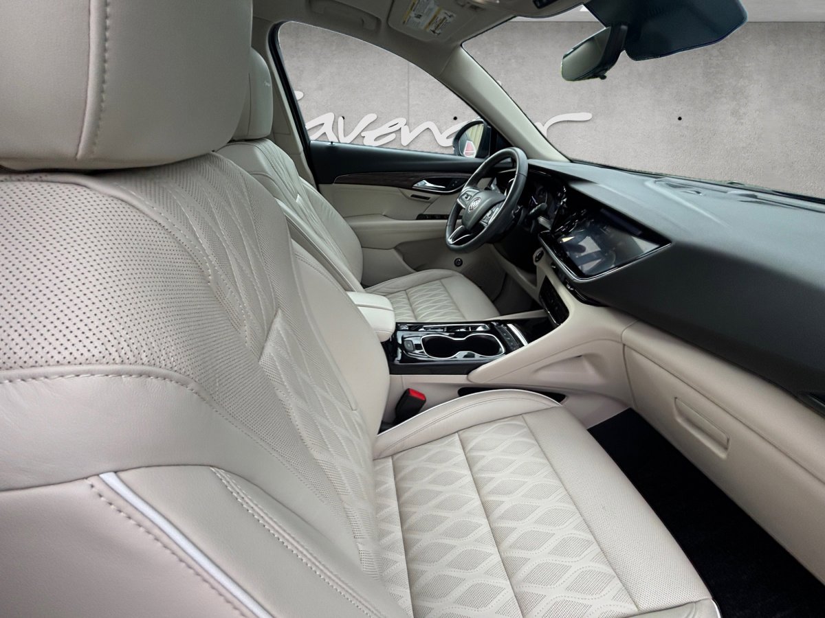 Used 2021 Buick Envision Avenir w/ Technology Package II image 29