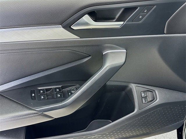 Used 2024 Volkswagen Jetta SE image 18