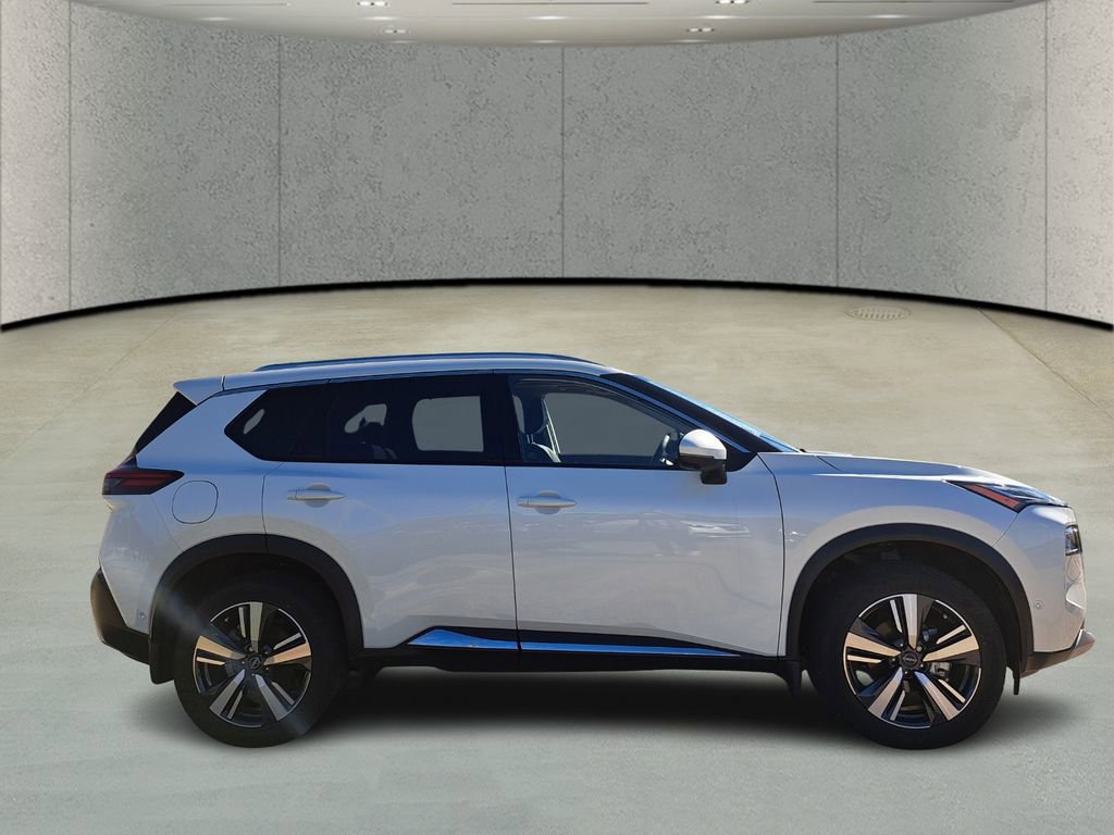 Used 2023 Nissan Rogue Platinum w/ Platinum Premium Package image 4