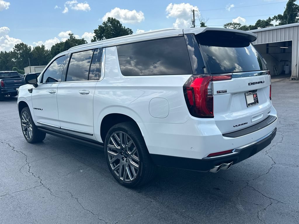 Used 2025 GMC Yukon XL Denali Ultimate w/ LPO, Floor Liner Package AWD/4WD image 8