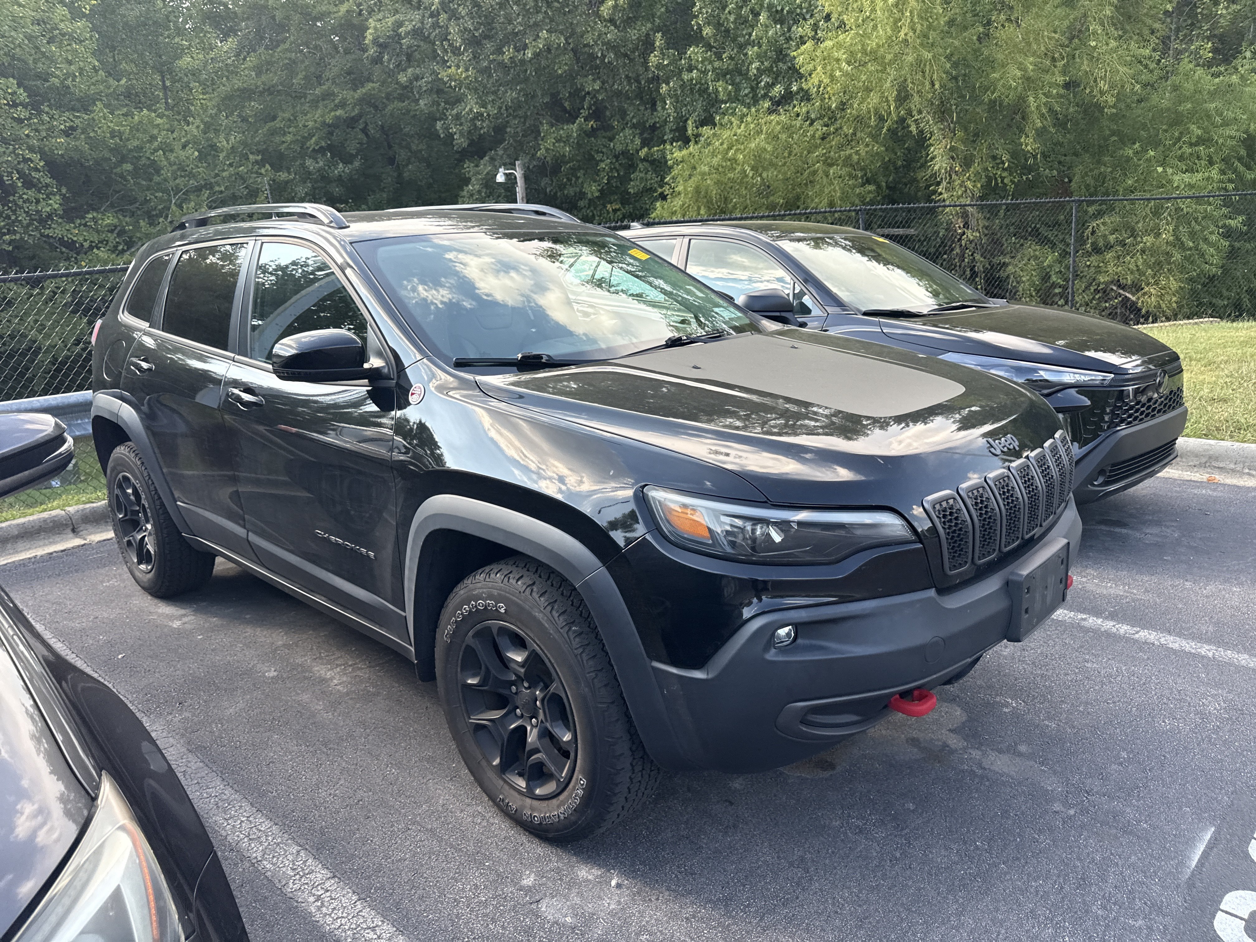 Used 2022 Jeep Cherokee Trailhawk w/ Premium Leather Package AWD/4WD image 5