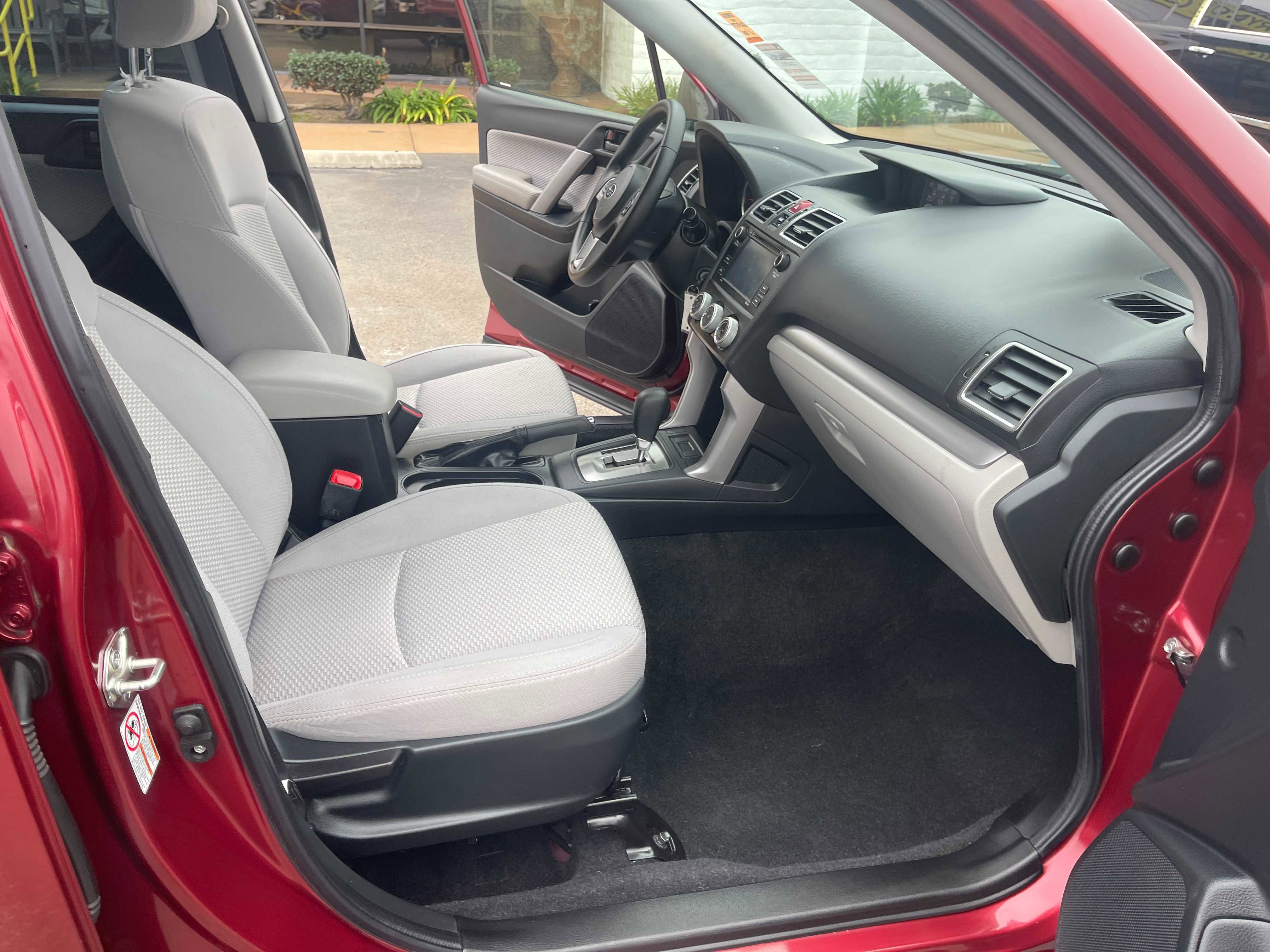 Used 2018 Subaru Forester 2.5i w/ Alloy Wheel Package image 15