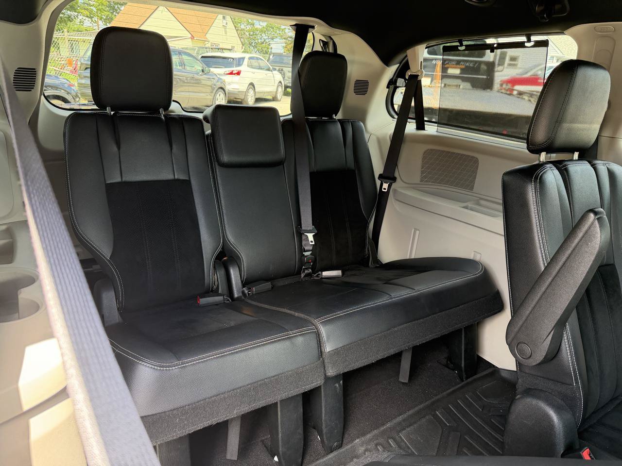 Used 2017 Dodge Grand Caravan SXT w/ Driver Convenience Group FWD image 18