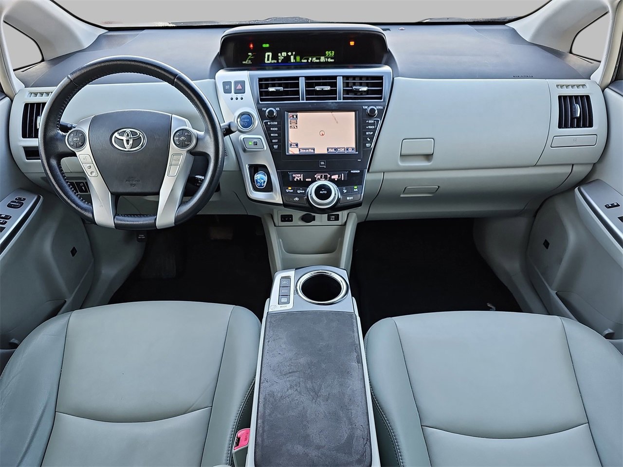 Used 2014 Toyota Prius V Two image 9