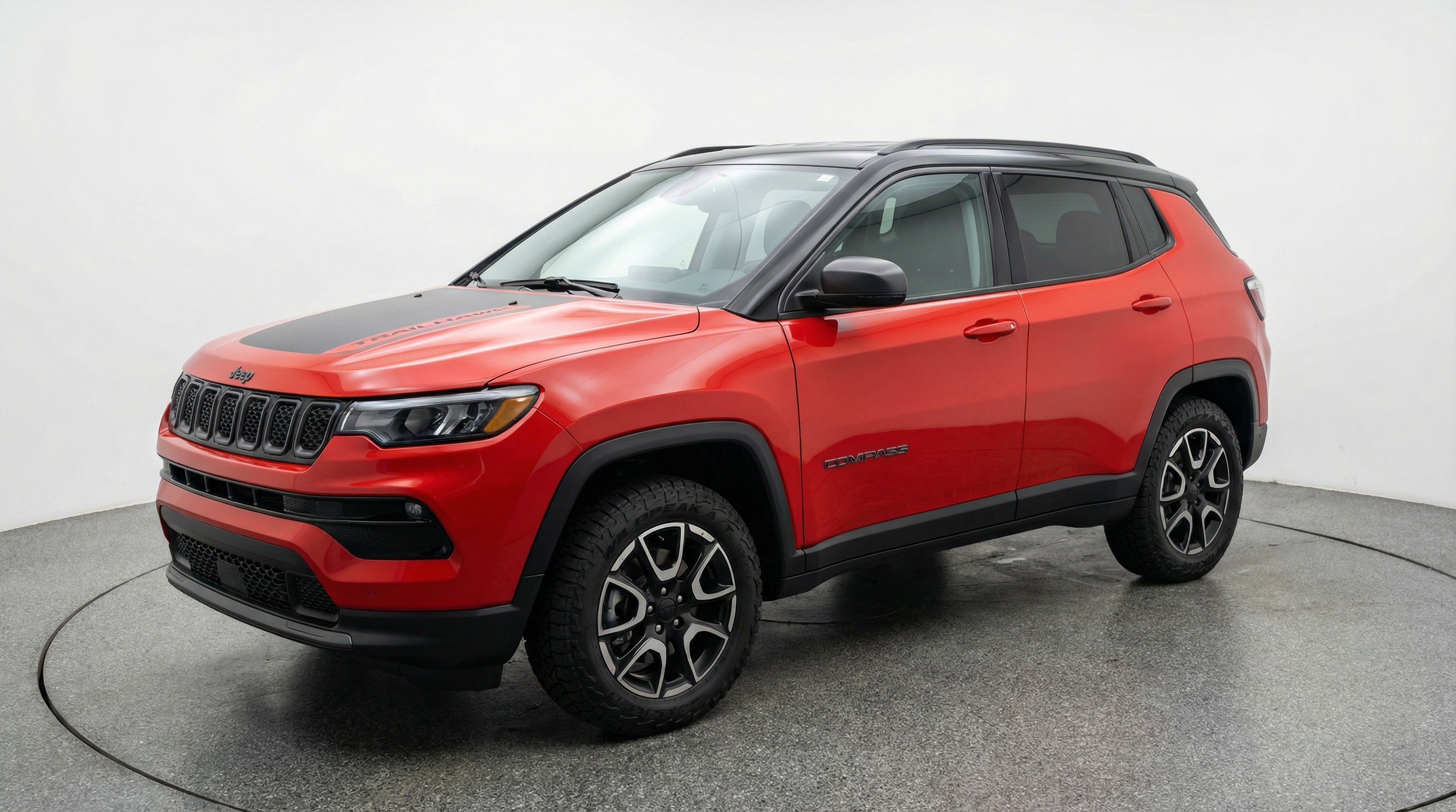 Used 2025 Jeep Compass Trailhawk AWD/4WD image 3