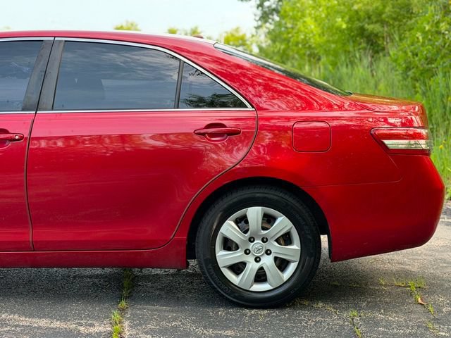 Used 2011 Toyota Camry LE FWD image 9