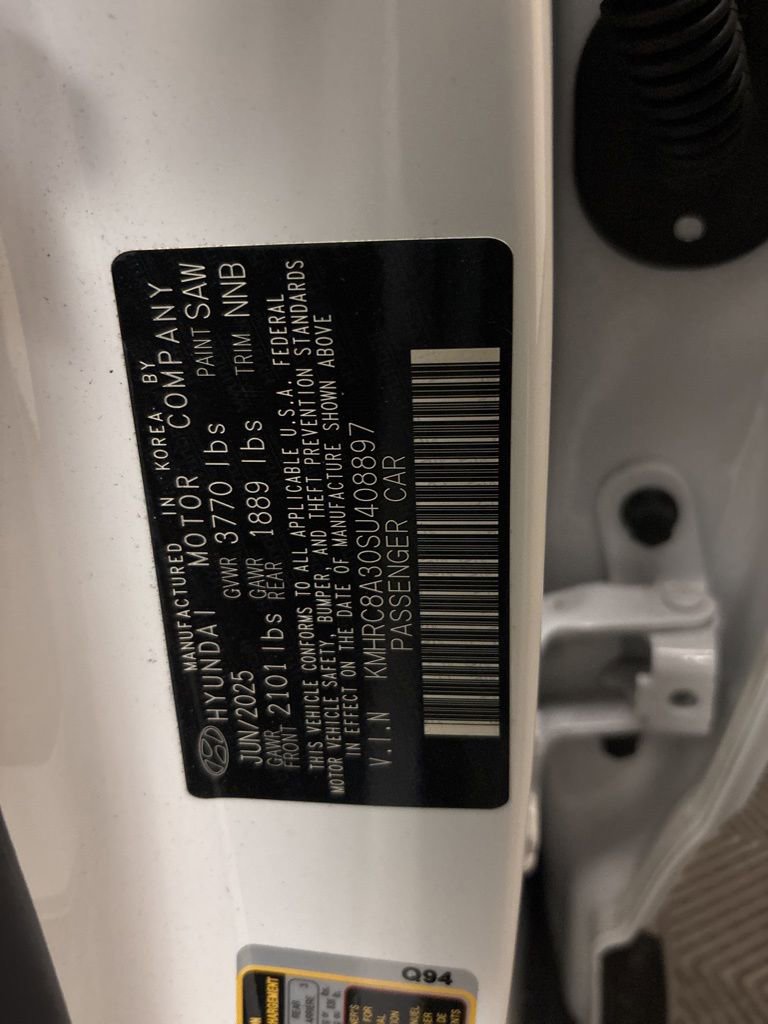 Certified 2025 Hyundai Venue SEL image 12