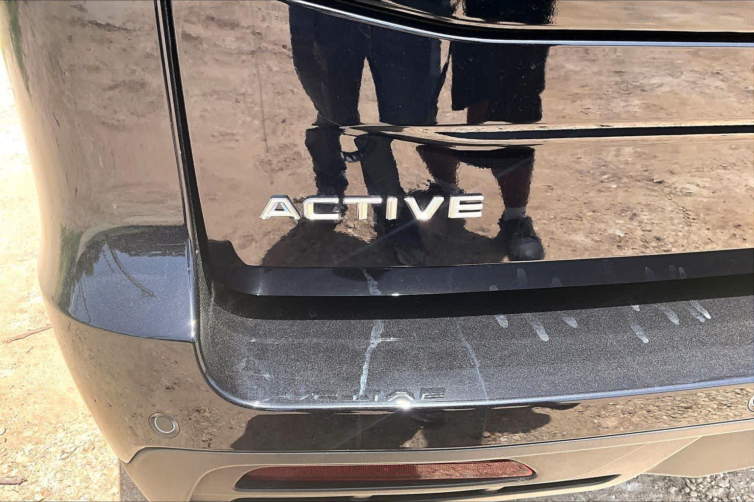 Used 2025 Ford Expedition Active AWD/4WD image 9