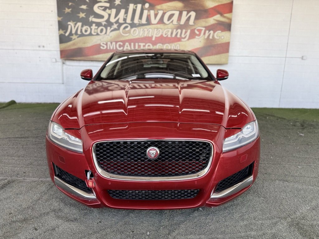 Used 2017 Jaguar XF Premium image 9