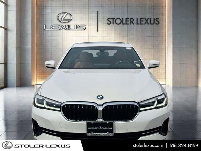 Used 2022 BMW 530i xDrive w/ Premium Package AWD/4WD image 2