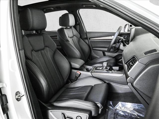 Certified 2025 Audi Q5 e Premium Plus w/ Premium Plus Package AWD/4WD image 22