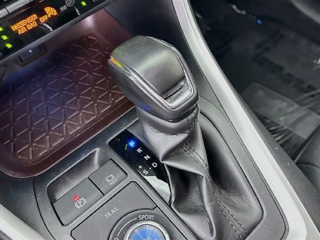 Certified 2022 Toyota RAV4 Limited w/ Limited Grade Weather Package AWD/4WD image 18