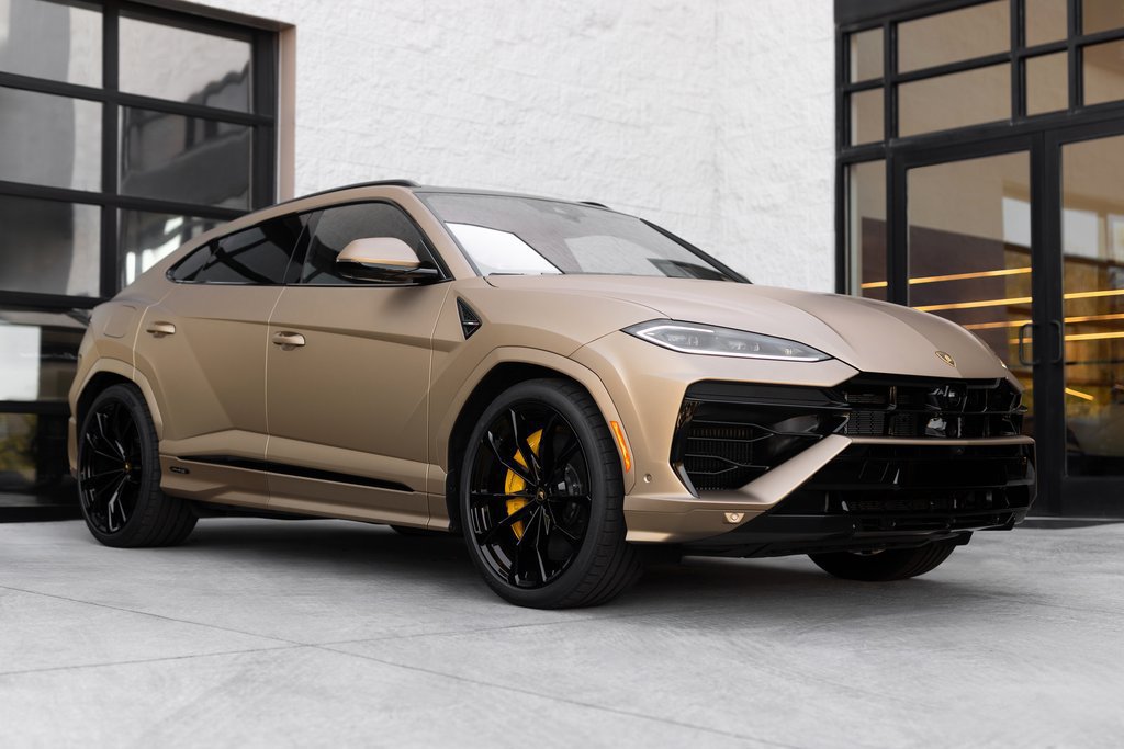 Used 2025 Lamborghini Urus SE AWD/4WD image 1