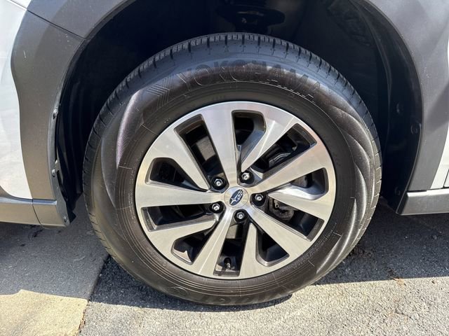 Certified 2025 Subaru Outback Premium image 5