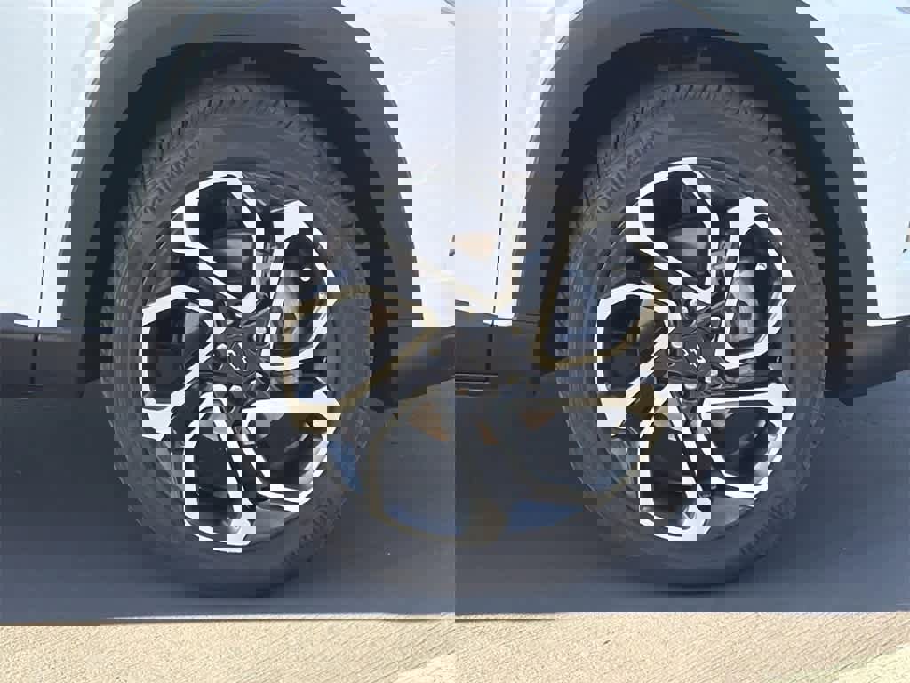 Used 2025 Chevrolet Trax RS w/ Sunroof Package image 43