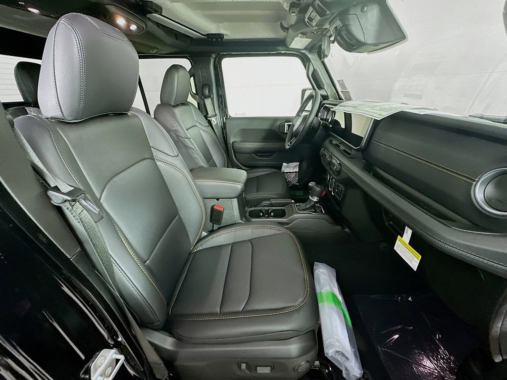 New 2026 Jeep Gladiator Sahara image 36