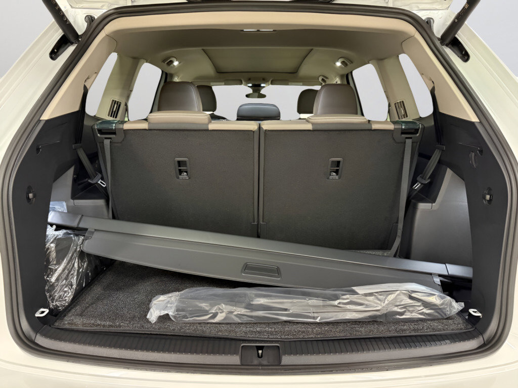 New 2026 Volkswagen Atlas SEL image 9