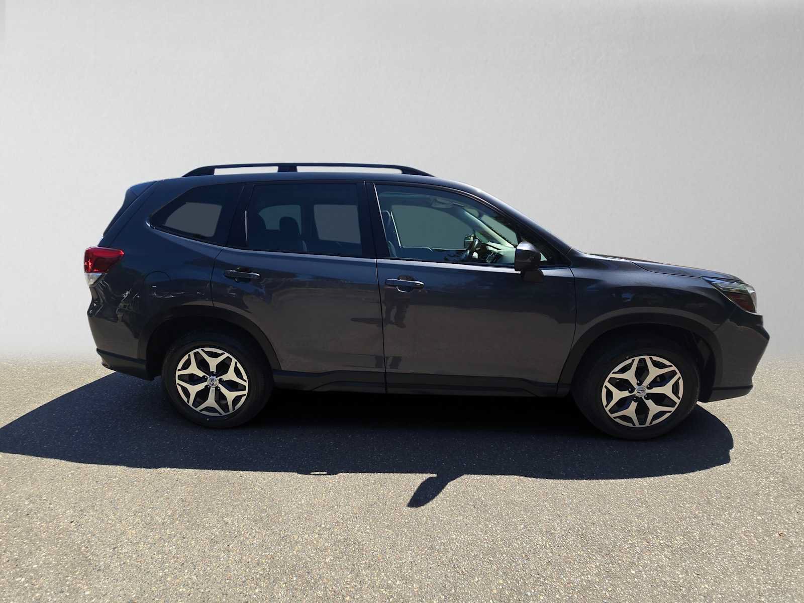 Used 2021 Subaru Forester Premium AWD/4WD image 2
