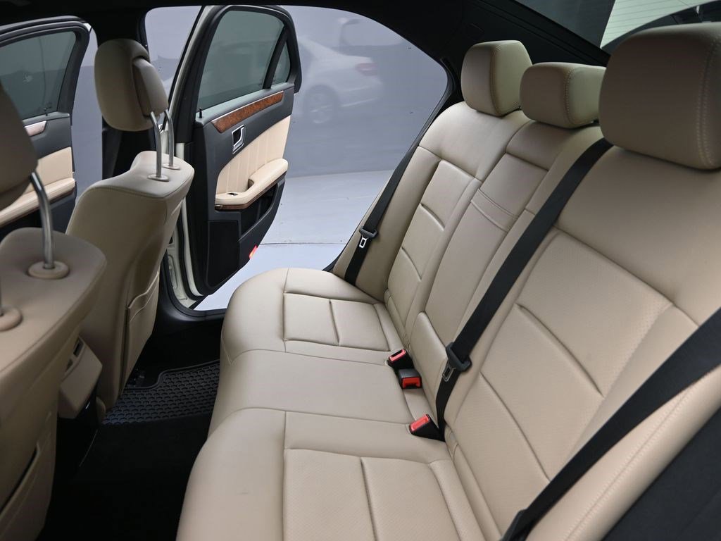 Used 2012 Mercedes-Benz E 350 BlueTEC Sedan image 17